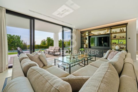 Villa for sale in Benahavis, Malaga, Spain 6 bedrooms,  No. 157366 - photo 11