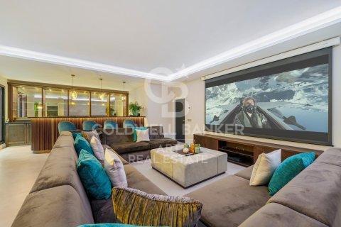 Villa for sale in Benahavis, Malaga, Spain 6 bedrooms, No. 157366 - photo 9