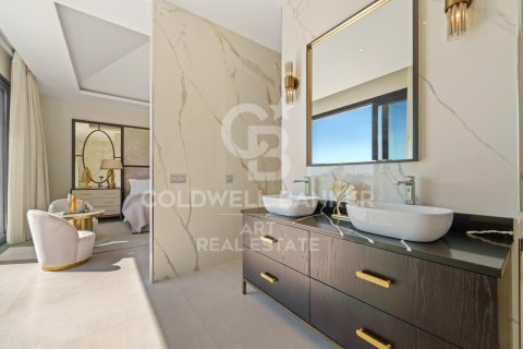 Villa for sale in Benahavis, Malaga, Spain 6 bedrooms,  No. 157366 - photo 21