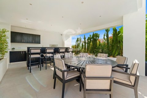 Villa for sale in Benahavis, Malaga, Spain 6 bedrooms,  No. 157366 - photo 12