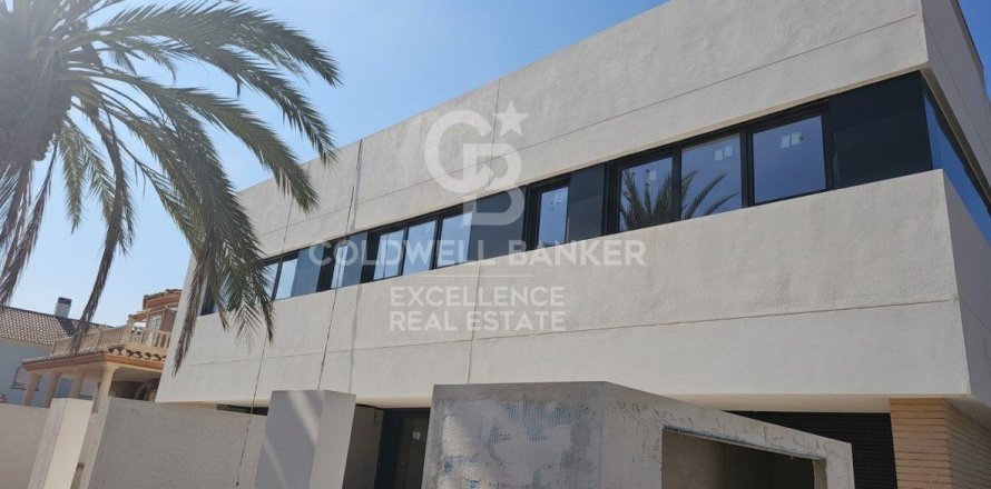Kaupunkipientalo Benisano, Valencia, Espanja 3 makuuhuonetta, 270 m2 No. 157367