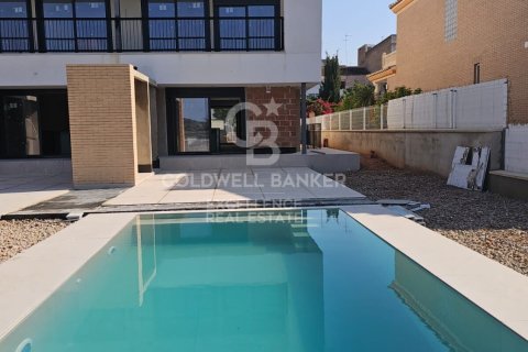 Kaupunkipientalo myytävänä Benisano, Valencia, Espanja, 3 makuuhuonetta, 270 m2 No. 157367 - kuva 24