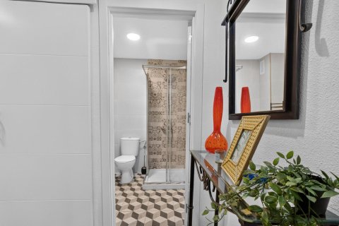 Apartment for sale in Torrevieja, Alicante, Spain 3 bedrooms, 117 sq.m. No. 194899 - photo 21