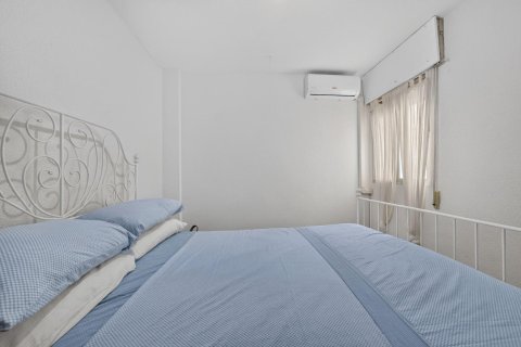 Apartment for sale in Torrevieja, Alicante, Spain 3 bedrooms, 117 sq.m. No. 194899 - photo 24