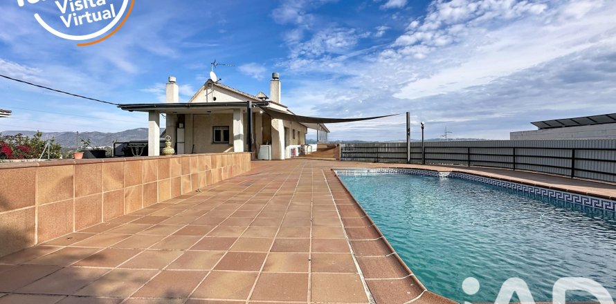 Dom w Abrera, Barcelona, Hiszpania 4 sypialnie, 294 mkw. nr 152543