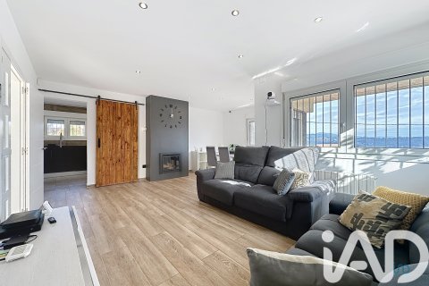 Dom w Abrera, Barcelona, Hiszpania 4 sypialnie, 294 mkw. nr 152543 – zdjęcie 14