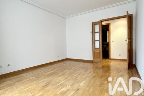 Apartment for sale in Burgos, Spain 2 bedrooms, 80 sq.m. No. 152542 - photo 8