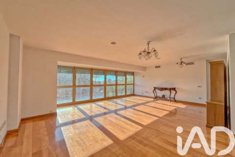 Apartamento en venta en Alicante, España 4 dormitorios, 217 m2 No. 152539 - foto 5