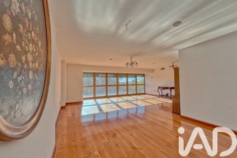 Apartamento en venta en Alicante, España 4 dormitorios, 217 m2 No. 152539 - foto 2