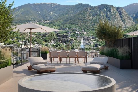 House for sale in Principado De Andorra (Ninguna Poblacion Tiene C.P.), Lleida, Spain 4 bedrooms, 216 sq.m. No. 156993 - photo 6