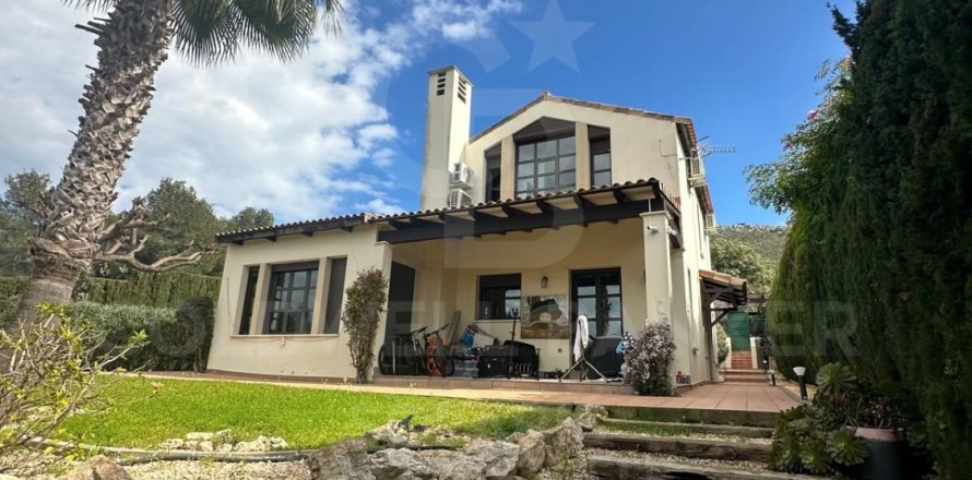 Villa a Javea, Alicante, Spagna 4 camere da letto, 230 mq. N° 156991