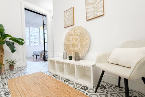 Продажа квартиры в Барселона, Испания 3 спальни, 86м2 №156990 - фото 28