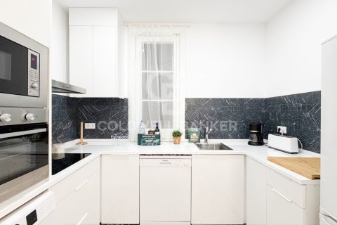 Lägenhet till salu i Barcelona, Spanien 3 sovrum, 86 kvm. Nr. 156990 - foto 12