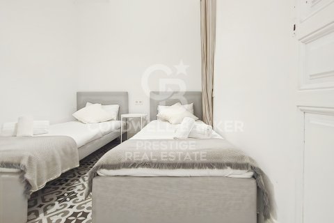 Продажа квартиры в Барселона, Испания 3 спальни, 86м2 №156990 - фото 23