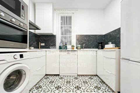 Lägenhet till salu i Barcelona, Spanien 3 sovrum, 86 kvm. Nr. 156990 - foto 13