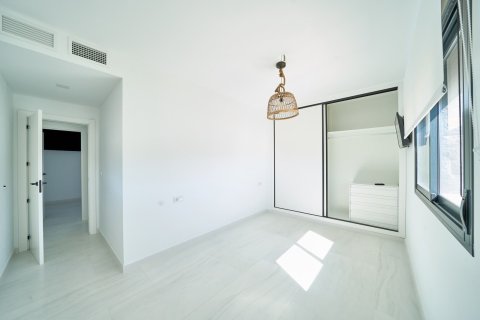 Villa en venta en Busot, Alicante, España 4 dormitorios, 161 m2 No. 193643 - foto 14