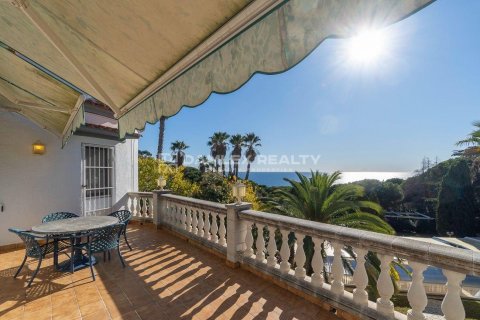Dom w Lloret de Mar, Girona, Hiszpania 6 sypialni, 875 mkw. nr 176796 – zdjęcie 19