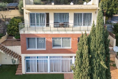 Dom w Lloret de Mar, Girona, Hiszpania 4 sypialnie, 300 mkw. nr 176955 – zdjęcie 25