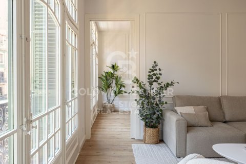 Apartamento en venta en Barcelona, España 3 dormitorios, 124 m2 No. 160444 - foto 3