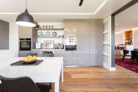 Lägenhet till salu i Barcelona, Spanien 3 sovrum, 322 kvm. Nr. 160439 - foto 15