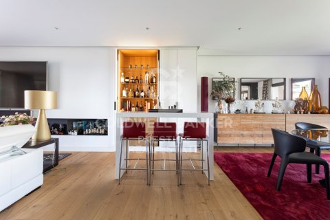 Apartamento en Barcelona, España 3 dormitorios, 322 m2 No. 160439