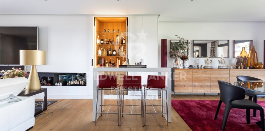 Lägenhet i Barcelona, Spanien 3 sovrum, 322 kvm. Nr. 160439