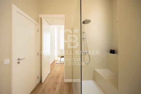 Apartment for sale in Barcelona, Spain 3 bedrooms, 196 sq.m. No. 160443 - photo 15