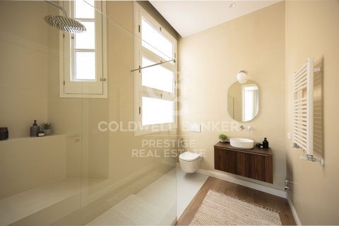 Apartment for sale in Barcelona, Spain 3 bedrooms, 196 sq.m. No. 160443 - photo 16