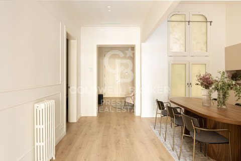 Apartment for sale in Barcelona, Spain 3 bedrooms, 196 sq.m. No. 160443 - photo 6