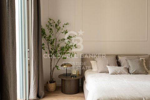 Apartment for sale in Barcelona, Spain 3 bedrooms, 196 sq.m. No. 160443 - photo 12