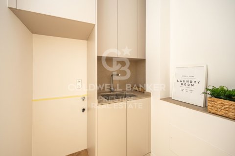 Apartment for sale in Barcelona, Spain 3 bedrooms, 196 sq.m. No. 160443 - photo 20