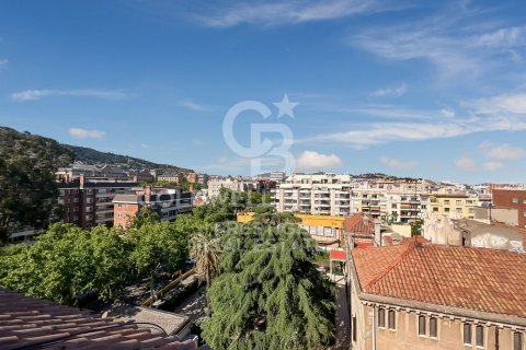Kattohuoneisto myytävänä Barcelona, Espanja, 4 makuuhuonetta, 233 m2 No. 160445 - kuva 3