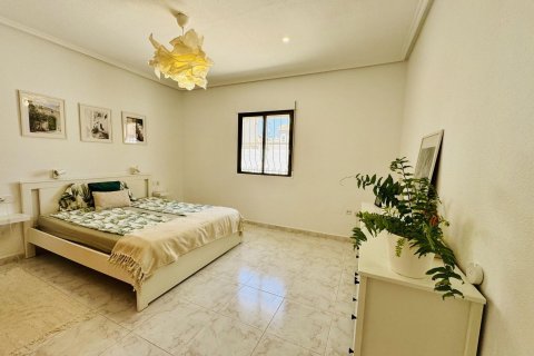 Villa till salu i Torrevieja, Alicante, Spanien 2 sovrum, 135 kvm. Nr. 190103 - foto 24