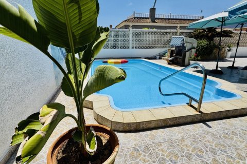 Villa till salu i Torrevieja, Alicante, Spanien 2 sovrum, 135 kvm. Nr. 190103 - foto 3