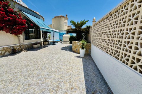 Villa till salu i Torrevieja, Alicante, Spanien 2 sovrum, 135 kvm. Nr. 190103 - foto 5