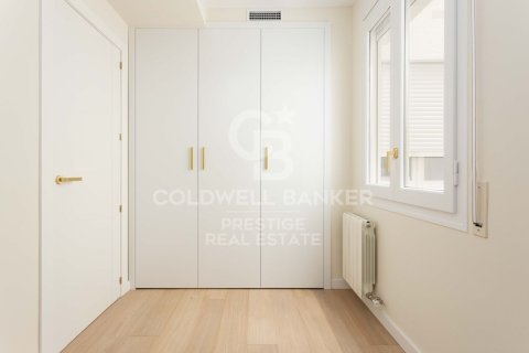 Apartment for sale in Barcelona, Spain 5 bedrooms, 197 sq.m. No. 159040 - photo 24