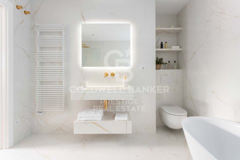 Apartment for sale in Barcelona, Spain 5 bedrooms, 197 sq.m. No. 159040 - photo 21