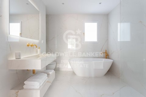 Apartment for sale in Barcelona, Spain 5 bedrooms, 197 sq.m. No. 159040 - photo 20