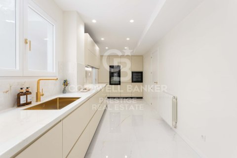 Apartment for sale in Barcelona, Spain 5 bedrooms, 197 sq.m. No. 159040 - photo 11