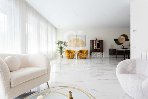 Wohnung zum Verkauf in Barcelona, Spanien 5 Schlafzimmer, 197 m2 Nr. 159040 - Foto 3