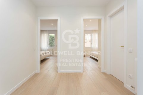 Apartment for sale in Barcelona, Spain 5 bedrooms, 197 sq.m. No. 159040 - photo 18