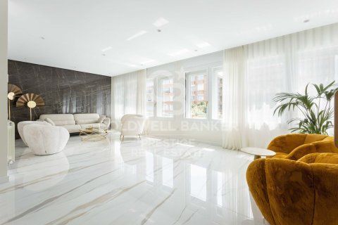 Wohnung zum Verkauf in Barcelona, Spanien 5 Schlafzimmer, 197 m2 Nr. 159040 - Foto 2