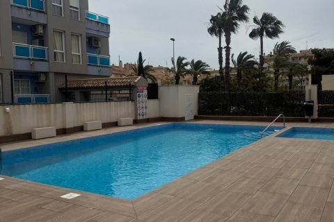 Apartamento en venta en Torrevieja, Alicante, España 2 dormitorios, 65 m2 No. 184312 - foto 6
