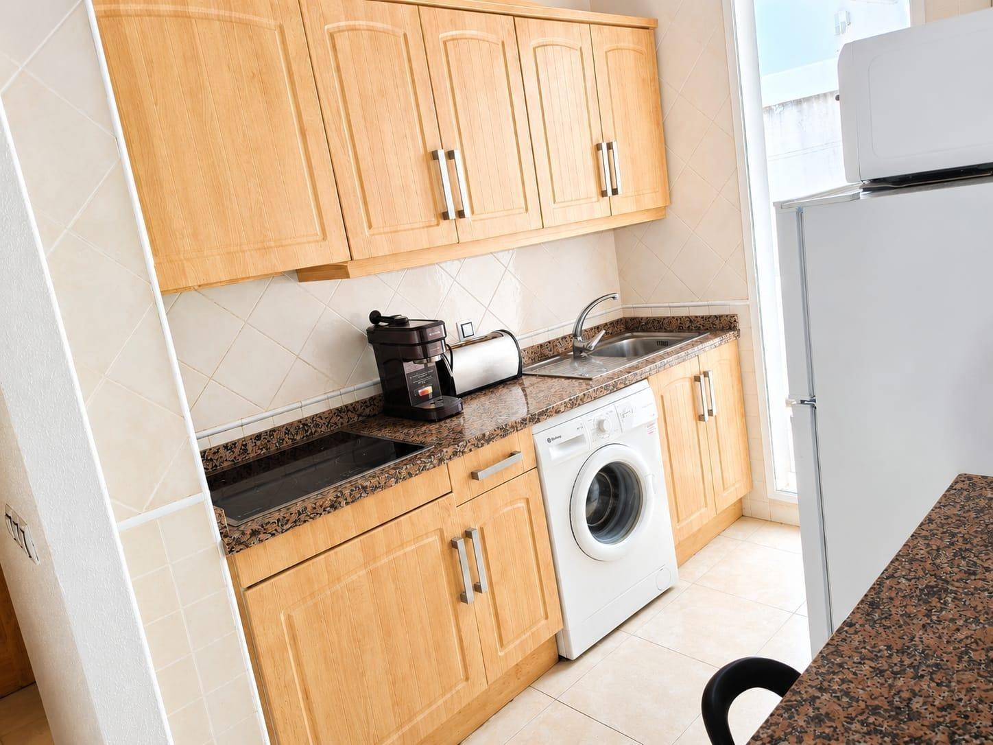 Apartamento en Torrevieja, Alicante, España 2 dormitorios, 65 m2 No. 184312
