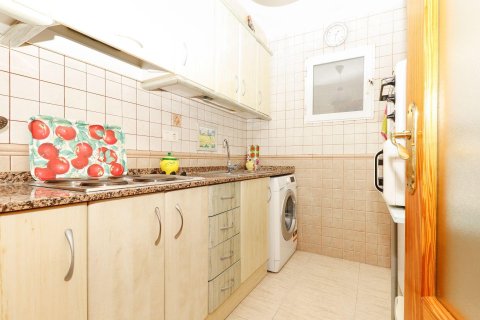 Apartment for sale in Torrevieja, Alicante, Spain 1 bedroom, 60 sq.m. No. 184313 - photo 6