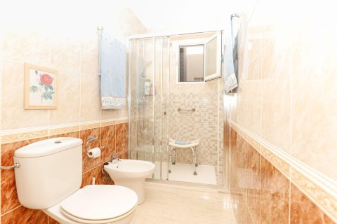 Apartment for sale in Torrevieja, Alicante, Spain 1 bedroom, 60 sq.m. No. 184313 - photo 11
