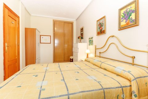 Apartment for sale in Torrevieja, Alicante, Spain 1 bedroom, 60 sq.m. No. 184313 - photo 8