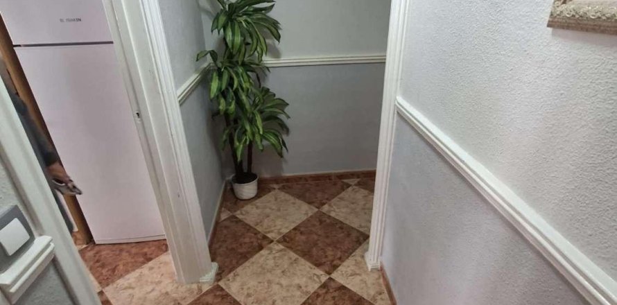 Apartment in Torrevieja, Alicante, Spain 3 bedrooms, 91 sq.m. No. 184315