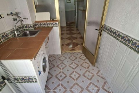 Apartment for sale in Torrevieja, Alicante, Spain 3 bedrooms, 91 sq.m. No. 184315 - photo 2