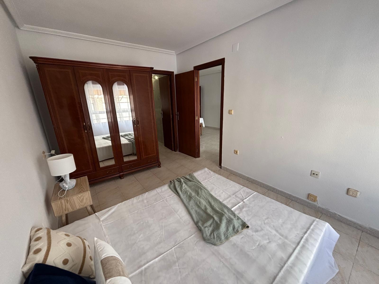 Apartamento en Torrevieja, Alicante, España 3 dormitorios, 95 m2 No. 184311